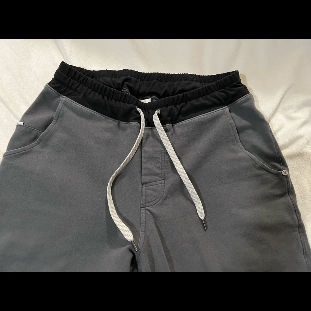 Used Gray Vuori Mens Joggers (Medium)